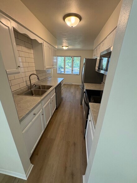 Building Photo - 2875 Cimarron Trl