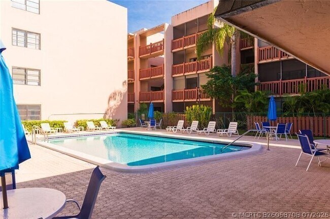 Building Photo - 1021 Mockingbird Ln