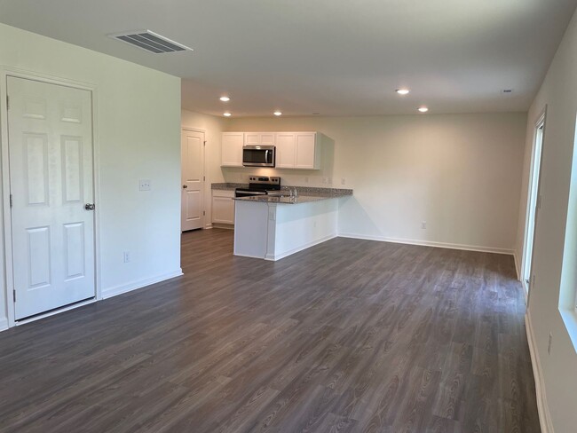 Building Photo - BRAND NEW 4 BED, 2.5 BATH HOME LOCATED IN ...