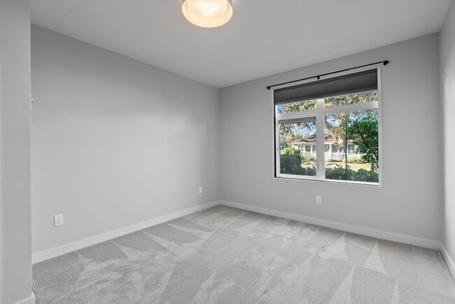 Building Photo - Stunning AIR CONDITIONED Alki Townhome w/ Rooftop Ocean View