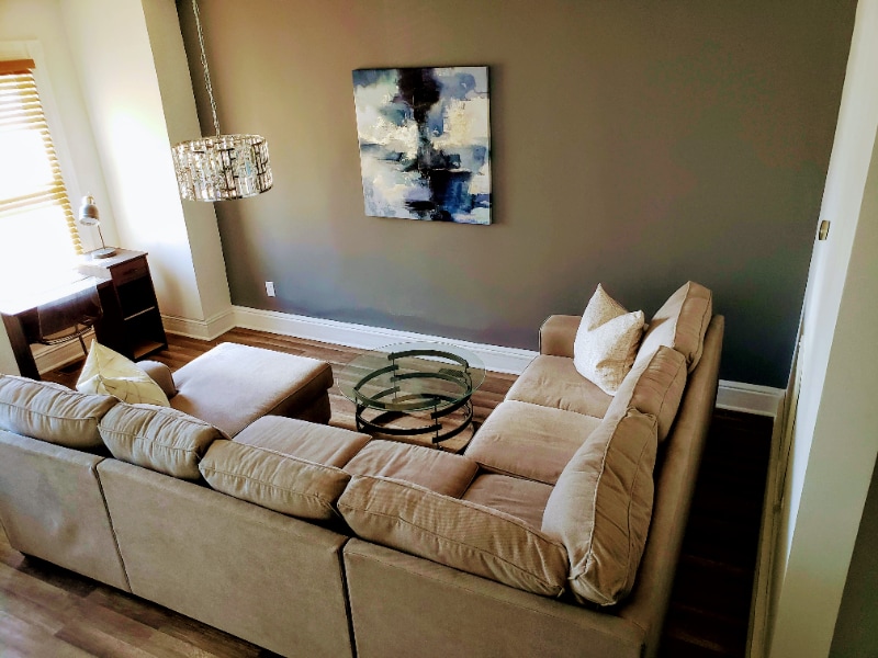 Building Photo - 628 William St