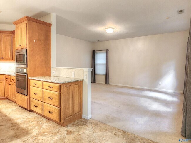 Building Photo - 93 Fernbrook Ct