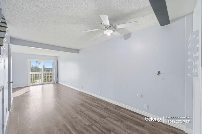 Building Photo - 267 S Ventura Rd