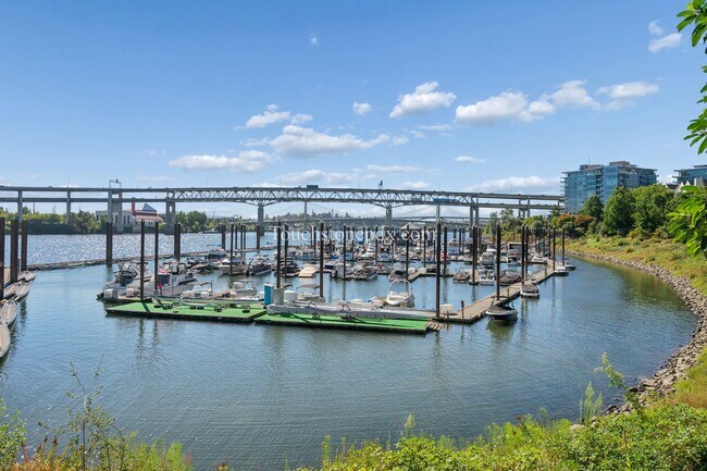 Building Photo - 1630 S Harbor Way
