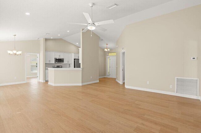Building Photo - 1590 Polynesian Ln