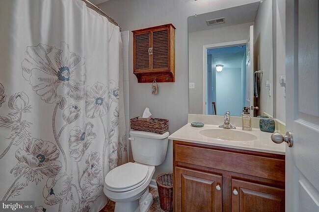 Building Photo - 476 N Palace Dr