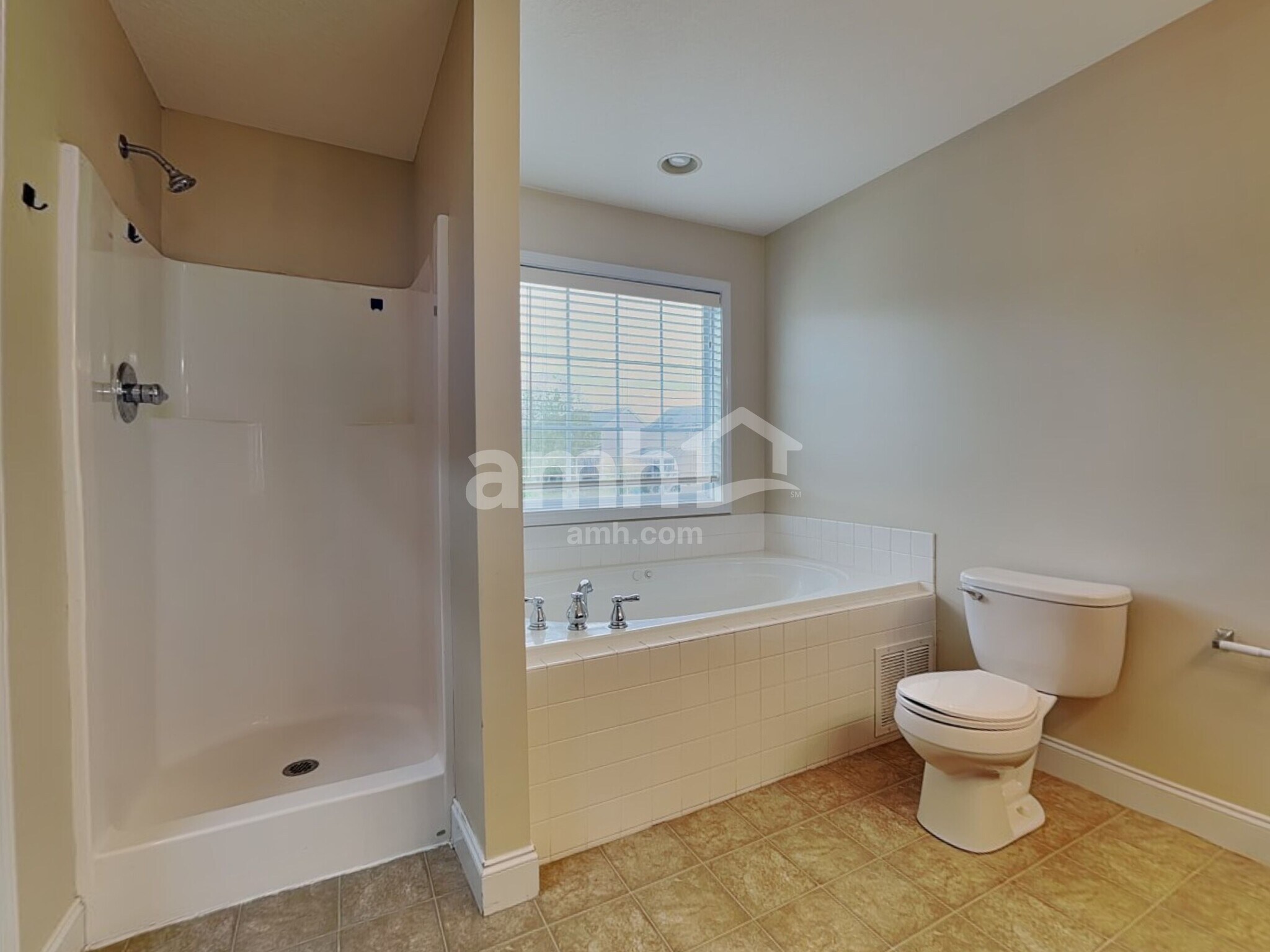 Building Photo - 4712 Dawn Oaks Ln