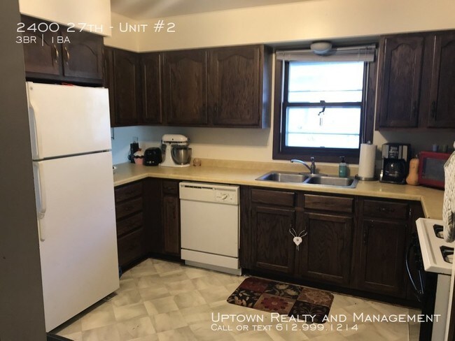 Building Photo - Hard to find 3br Seward Duplex