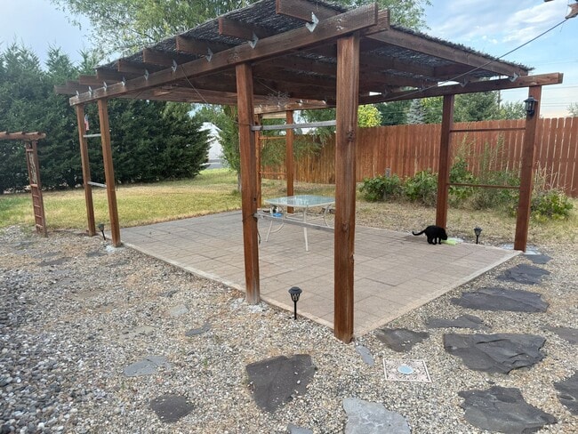 Building Photo - Clean, cozy home in Soap Lake for Rent