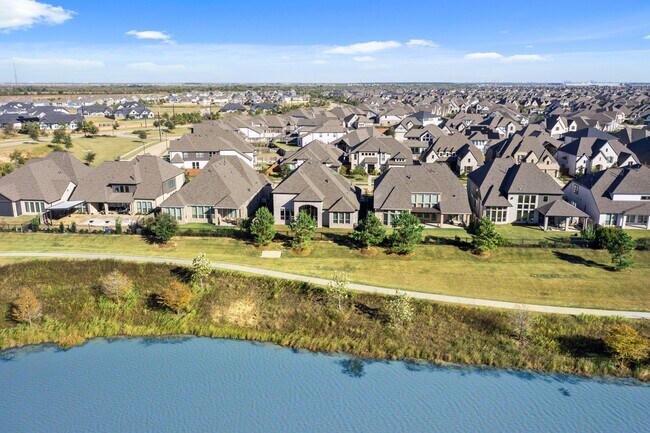 Building Photo - 7615 Blue Finch Ln