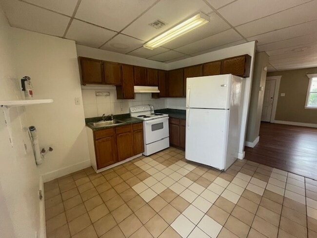Building Photo - North Bay / central Portland area-Affordable rental-$99 move-in special