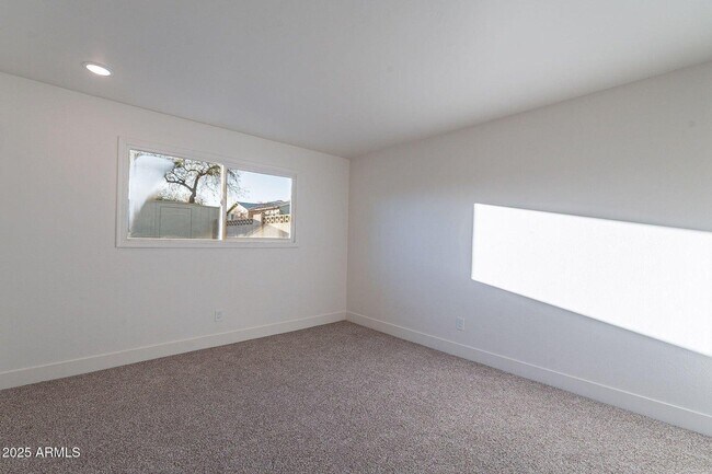 Building Photo - 4731 N 26th Ln