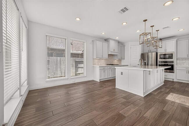 Building Photo - 25109 Pinebrook Grove Ln