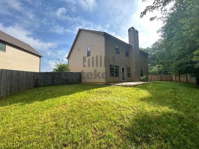 Building Photo - 124 Village Pl