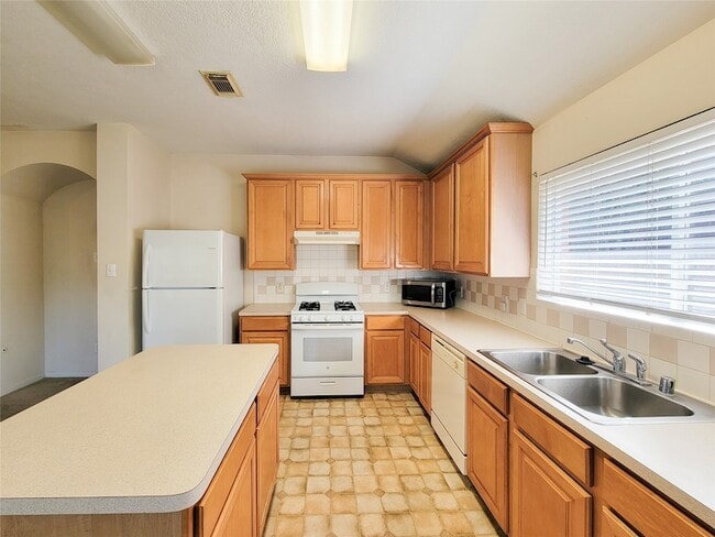 Building Photo - 5535 Gable Meadows Dr