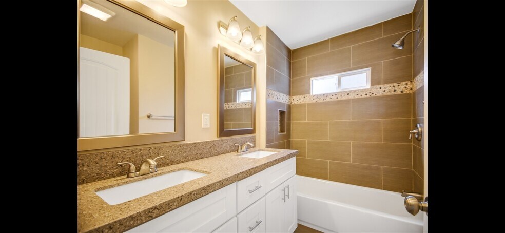 Building Photo - 511 41st St