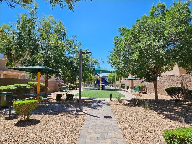 Building Photo - 10436 Masons Creek St