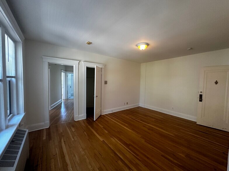 Building Photo - 5 Chauncy St