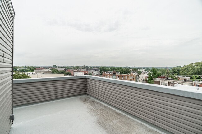 Building Photo - 421 N 39th St