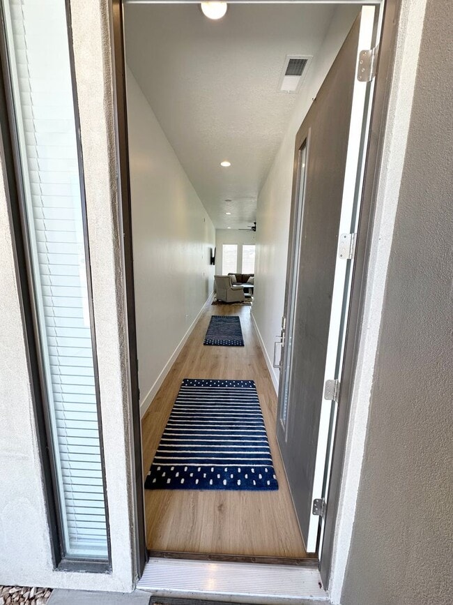 Building Photo - Pet Friendly!!! Beautiful Woodland Estates...
