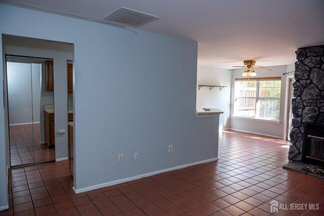 Building Photo - 2162 Ash Ct