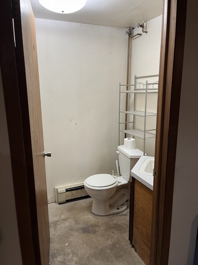 Building Photo - 120 Railroad St