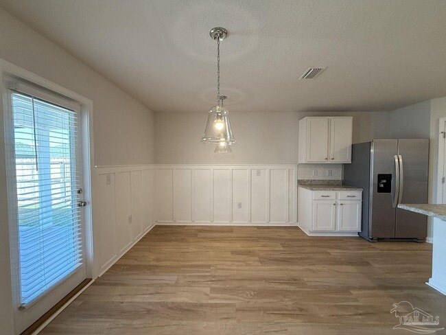 Building Photo - 9639 Angel Oak Dr