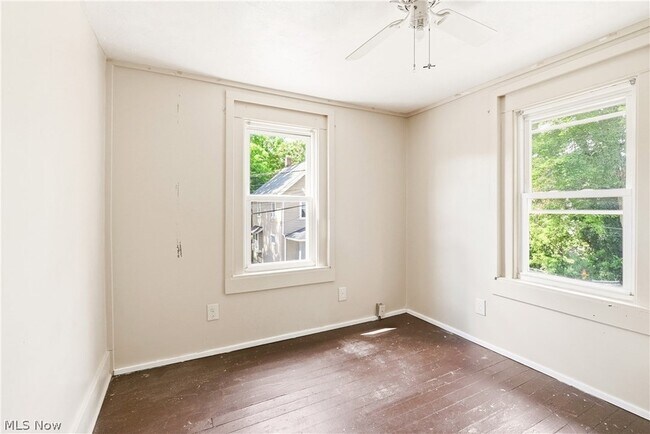 Building Photo - 285 Sumner Ct