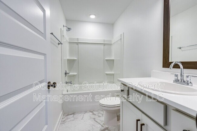 Building Photo - 7284 Ludlow Dr