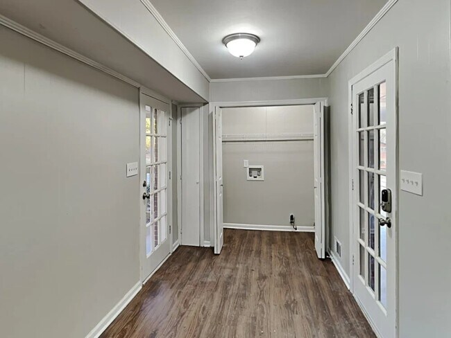 Building Photo - 3668 Scarlet Dr