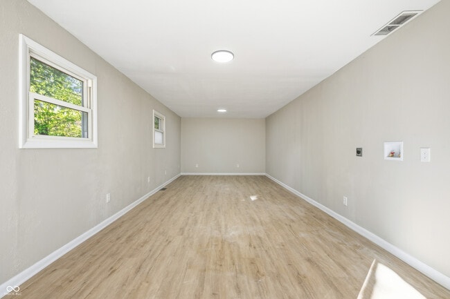 Building Photo - 2908 S Walcott St