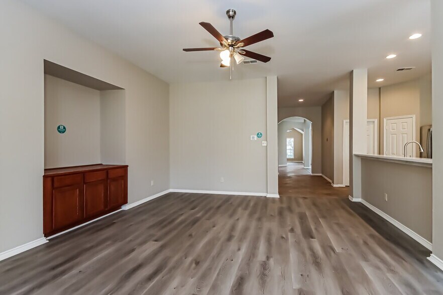 Building Photo - 13323 Lake Passage Ln