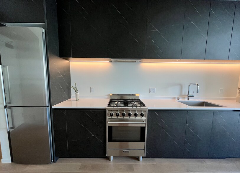 Kitchen - 230 7th St