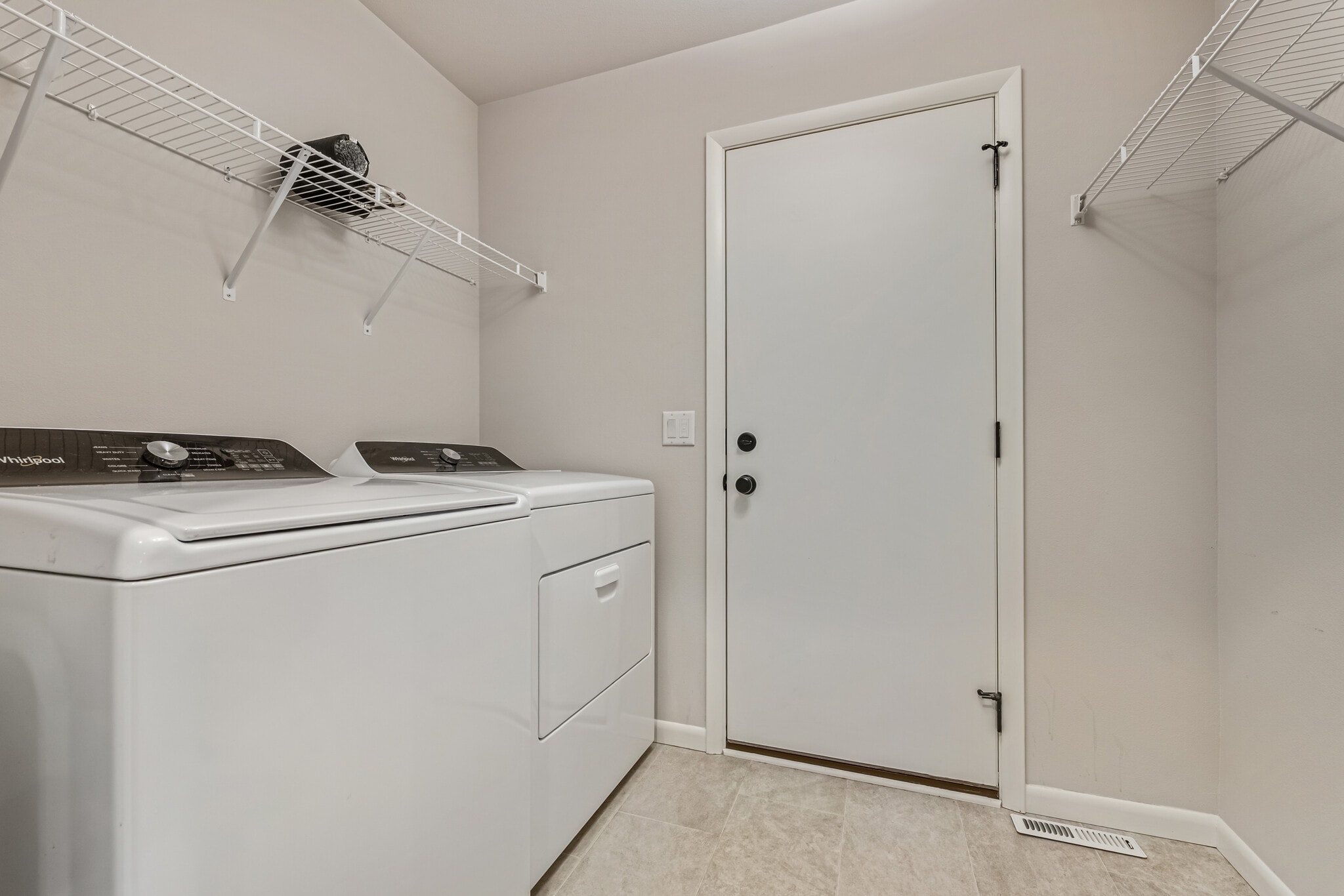 Building Photo - 1638 Happy Trails Rd