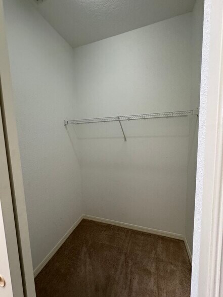 Master suite closet 2 - 2112 Bunker View Ct