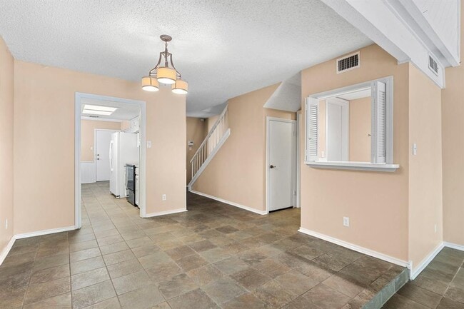 Building Photo - 8301 Greenslope Dr