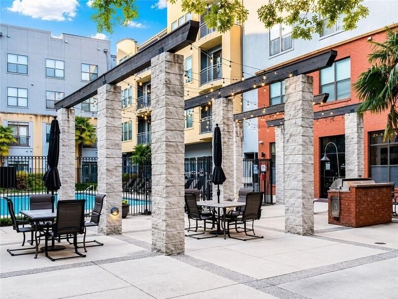 Building Photo - 401 16th St NW