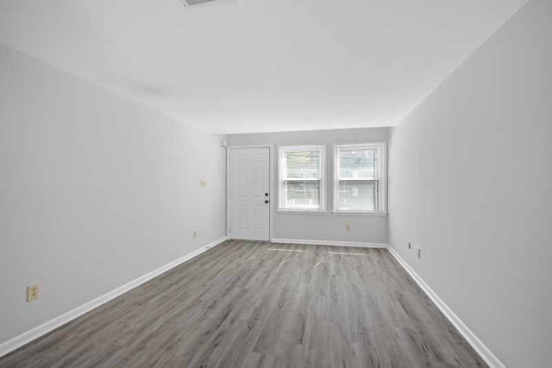 Building Photo - 721 N Poplar St