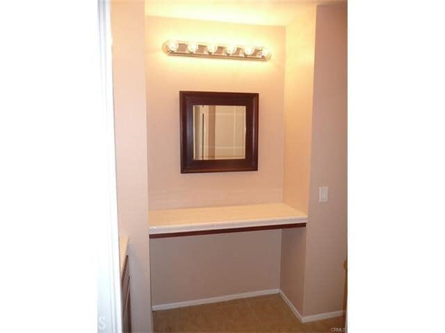 Building Photo - 600 W 3rd St