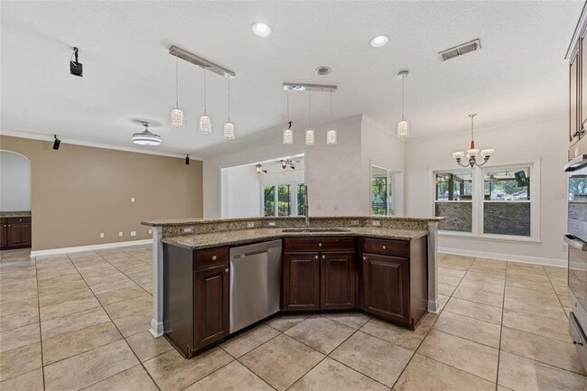 Building Photo - 13932 Florigold Dr