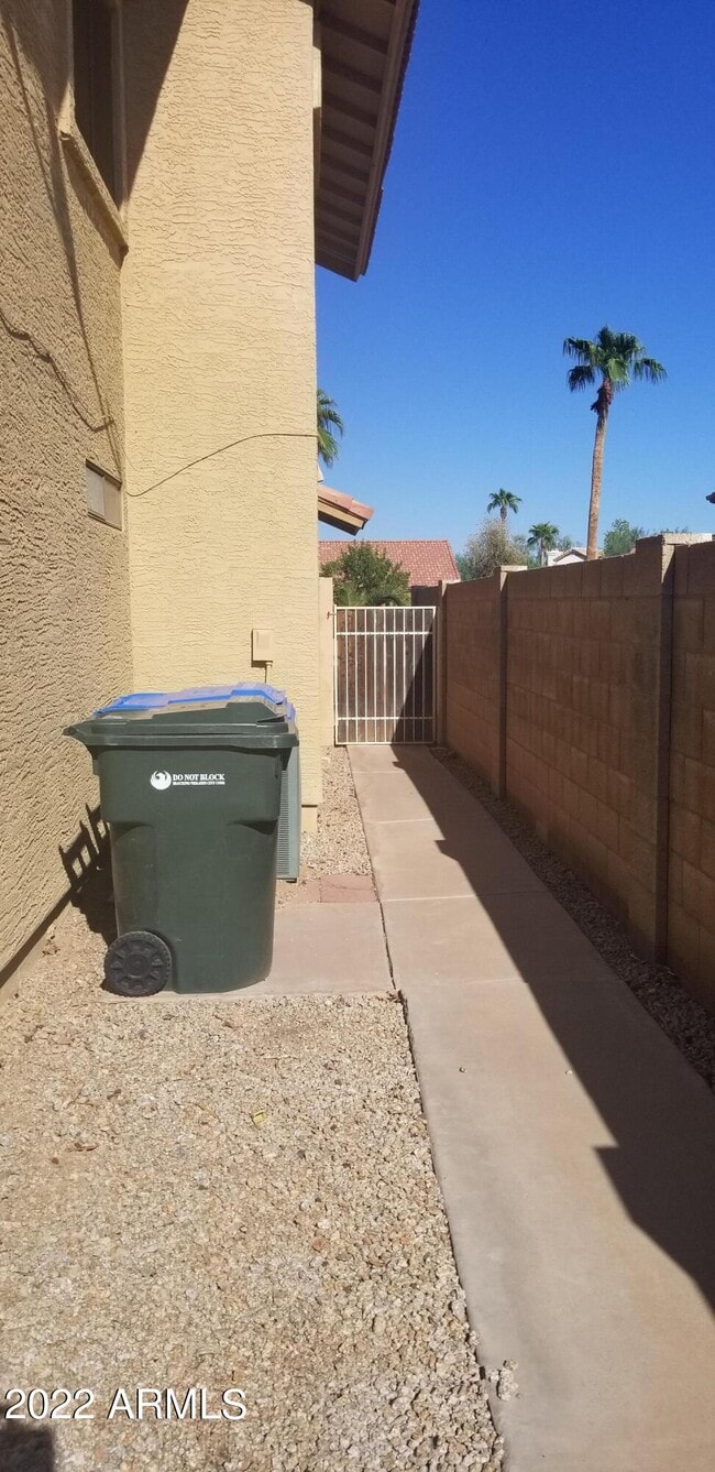 Building Photo - 13812 S 36th Way