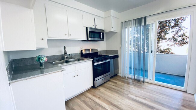 Interior Photo - Embassy House Apartments