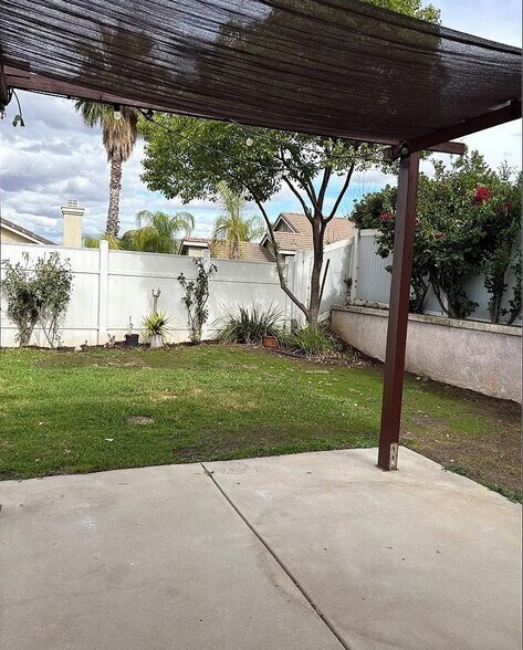 Building Photo - 26630 Black Horse Cir