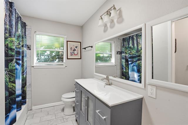 Building Photo - 233 Bellvue Dr