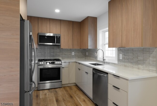 Building Photo - 42 Church St