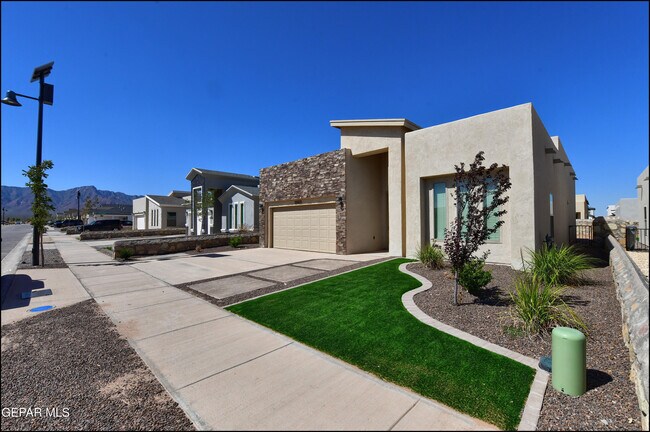 Primary Photo - 51073 Sand Verbena Ave