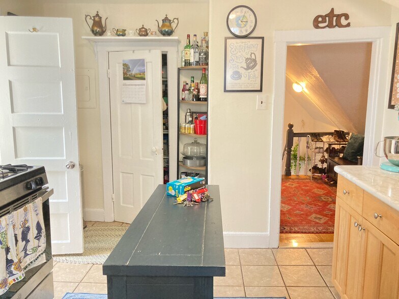 Building Photo - 386 Highland Ave