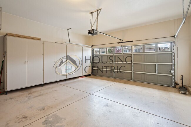 Building Photo - Executive Single Story Rental in Gated Serrano Community!