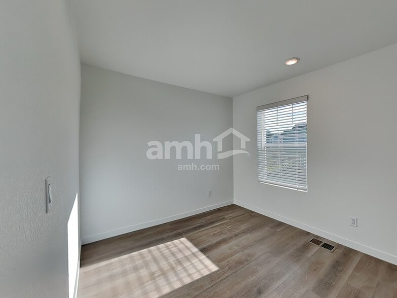 Building Photo - 23621 E 2nd Pl