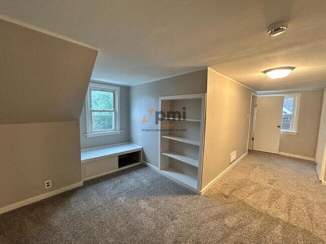 Building Photo - 616 Burton Ct